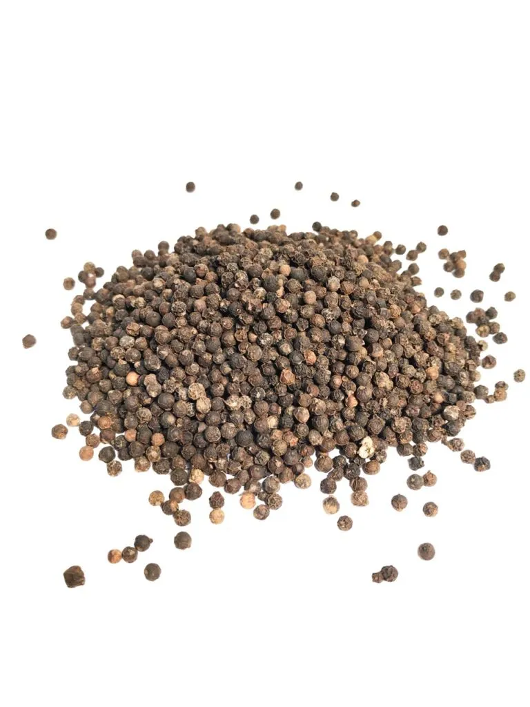 Pimienta en pepa natural para sazonar recetas tradicionales Makkadamia